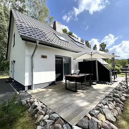 With 2 Bedrooms Vakantiehuis