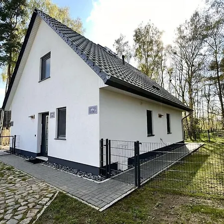 Holiday Home With 2 Bedrooms * Trassenheide